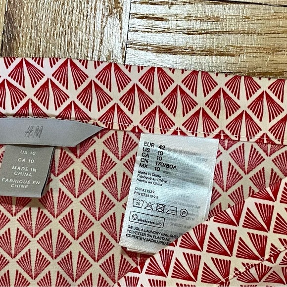 H&M Red Polka dot Wrap Around Skirt. Size 10. - Picture 4 of 5